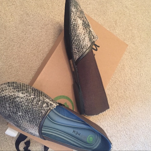 Reneu Brown Snakeskin Kenzie Flats - Picture 2 of 5